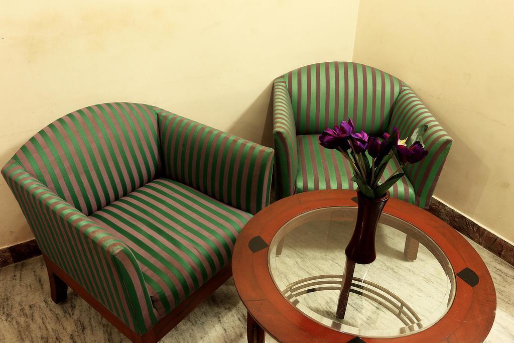 Oyo 1224 New Alipore Calcutta Buitenkant foto