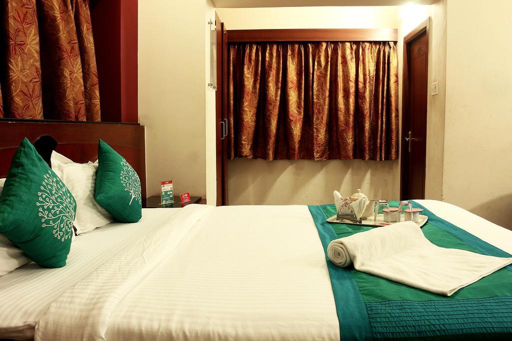 Oyo 1224 New Alipore Calcutta Buitenkant foto